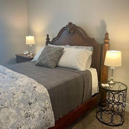 Main Floor 2 Bedroom Condo In 贝滕多夫 外观 照片