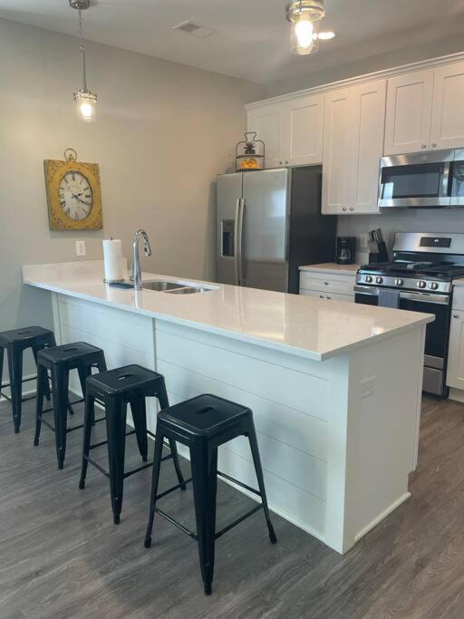 Main Floor 2 Bedroom Condo In 贝滕多夫 外观 照片