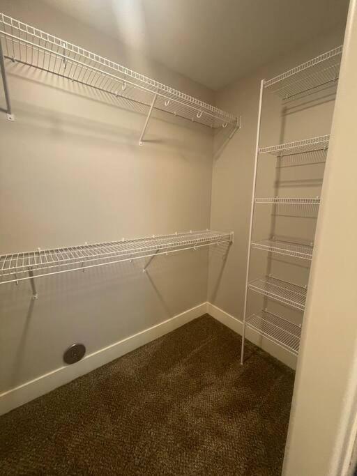 Main Floor 2 Bedroom Condo In 贝滕多夫 外观 照片