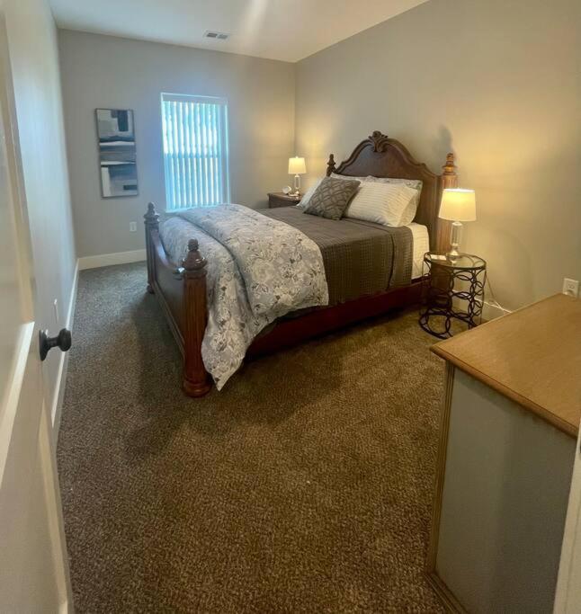Main Floor 2 Bedroom Condo In 贝滕多夫 外观 照片