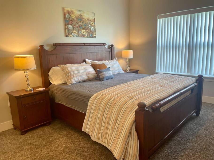 Main Floor 2 Bedroom Condo In 贝滕多夫 外观 照片