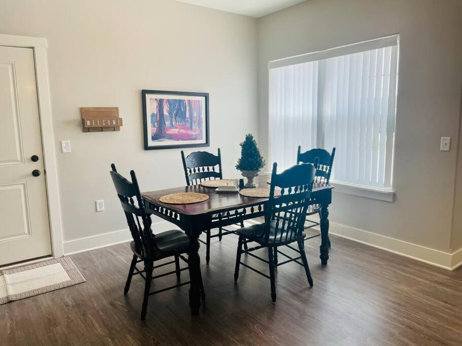 Main Floor 2 Bedroom Condo In 贝滕多夫 外观 照片